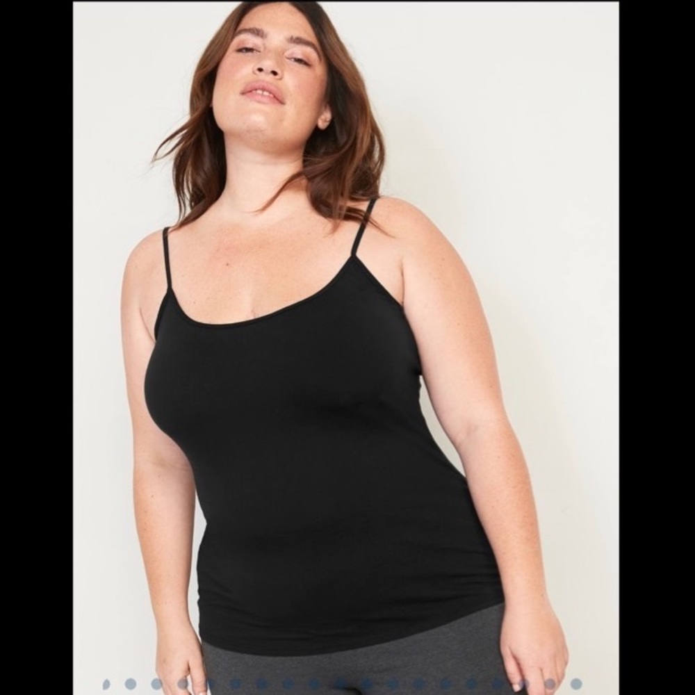😎3/$10 🖤Old Navy- Black Fitted Scoop Neck Tank